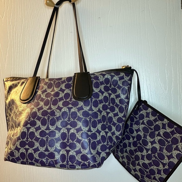 Coach Taxi Tote Signature Coated Canvas Purple Black Zipper Closure Pouch Bag - Picture 6 of 13